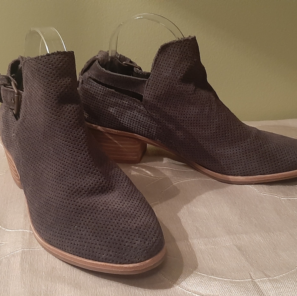 DOLCE VITA "SIMON" gray perforated suede leather booties 10M